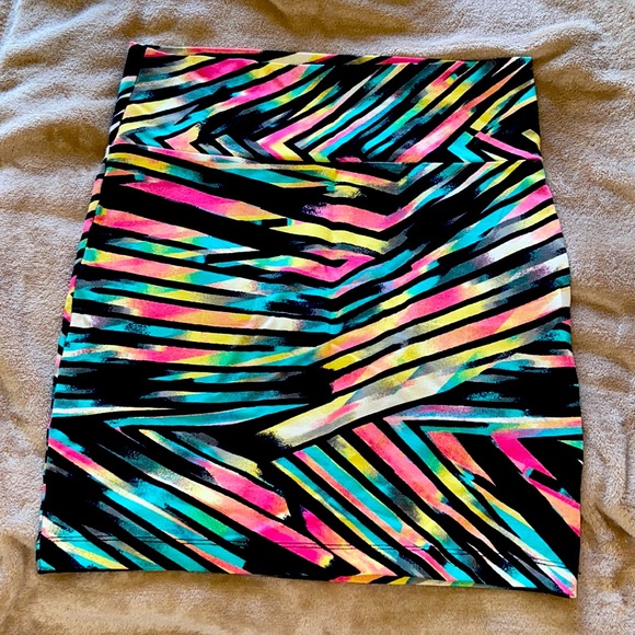 Stretchy Mini Skirt - Picture 2 of 2